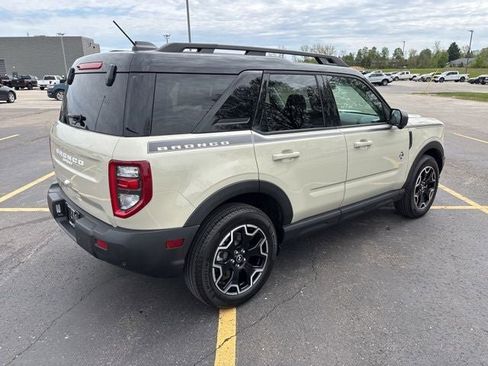 Used 2025 Ford Bronco Sport Outer Banks w/ Outer Banks Tech Package+ AWD/4WD image 3