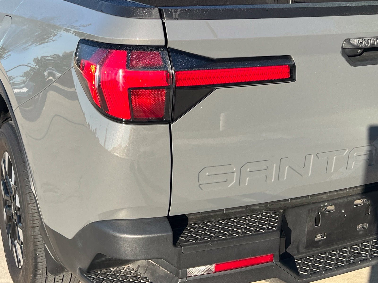 Used 2025 Hyundai Santa Cruz SEL FWD image 12