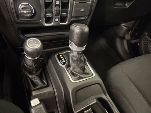 Used 2023 Jeep Wrangler Unlimited Sport AWD/4WD image 23