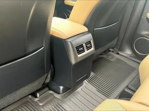 Used 2022 Lexus RX 350L Premium w/ Premium Package AWD/4WD image 10