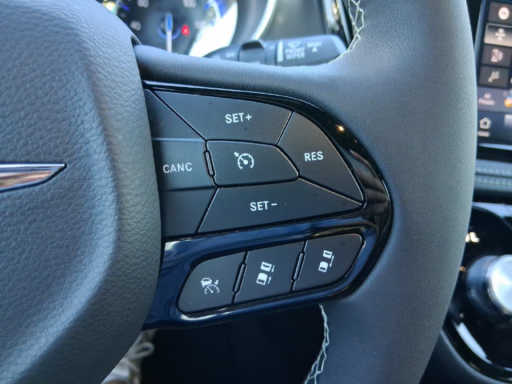 New 2026 Chrysler Pacifica Select w/ S Appearance Package AWD/4WD image 14