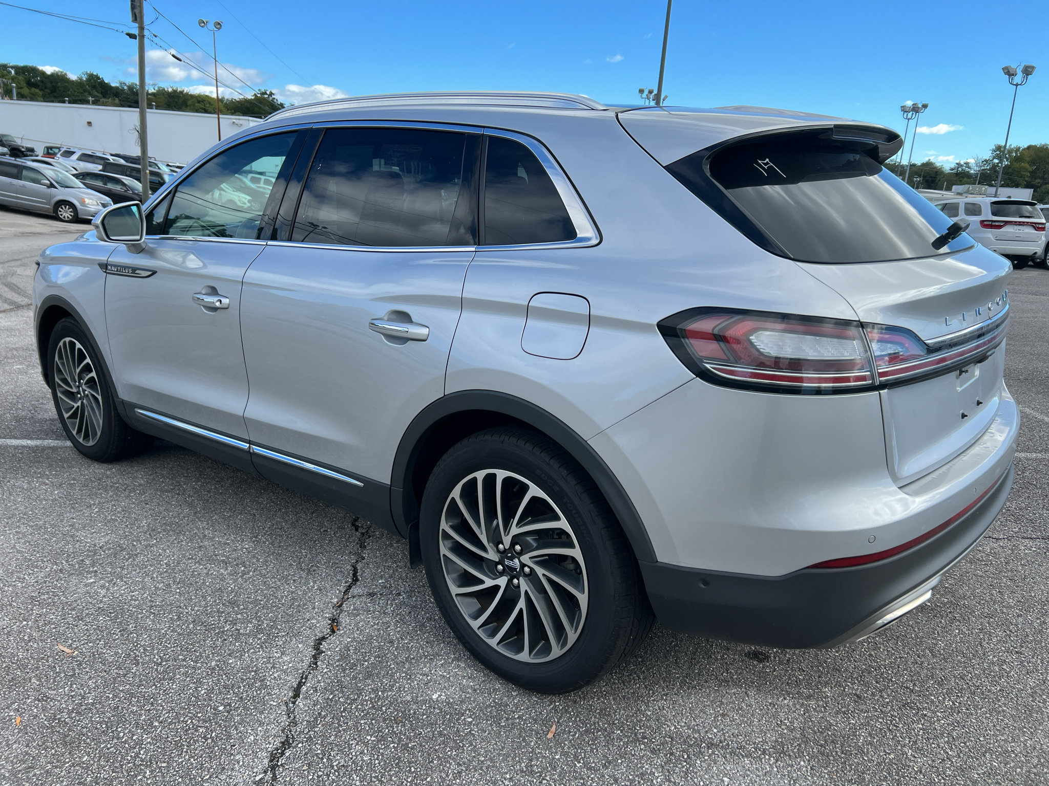 Used 2019 Lincoln Nautilus Reserve FWD image 5