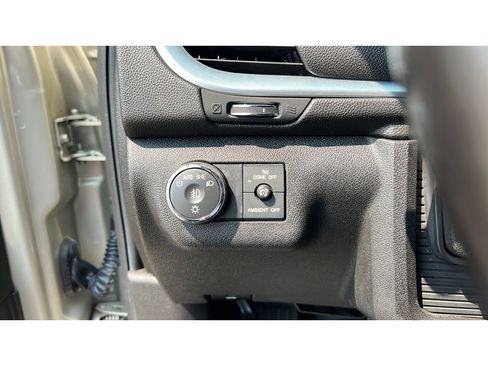 Used 2015 Chevrolet Traverse LT AWD/4WD image 23