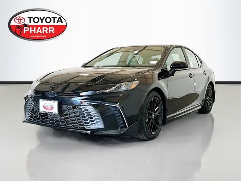 New 2026 Toyota Camry SE image 1