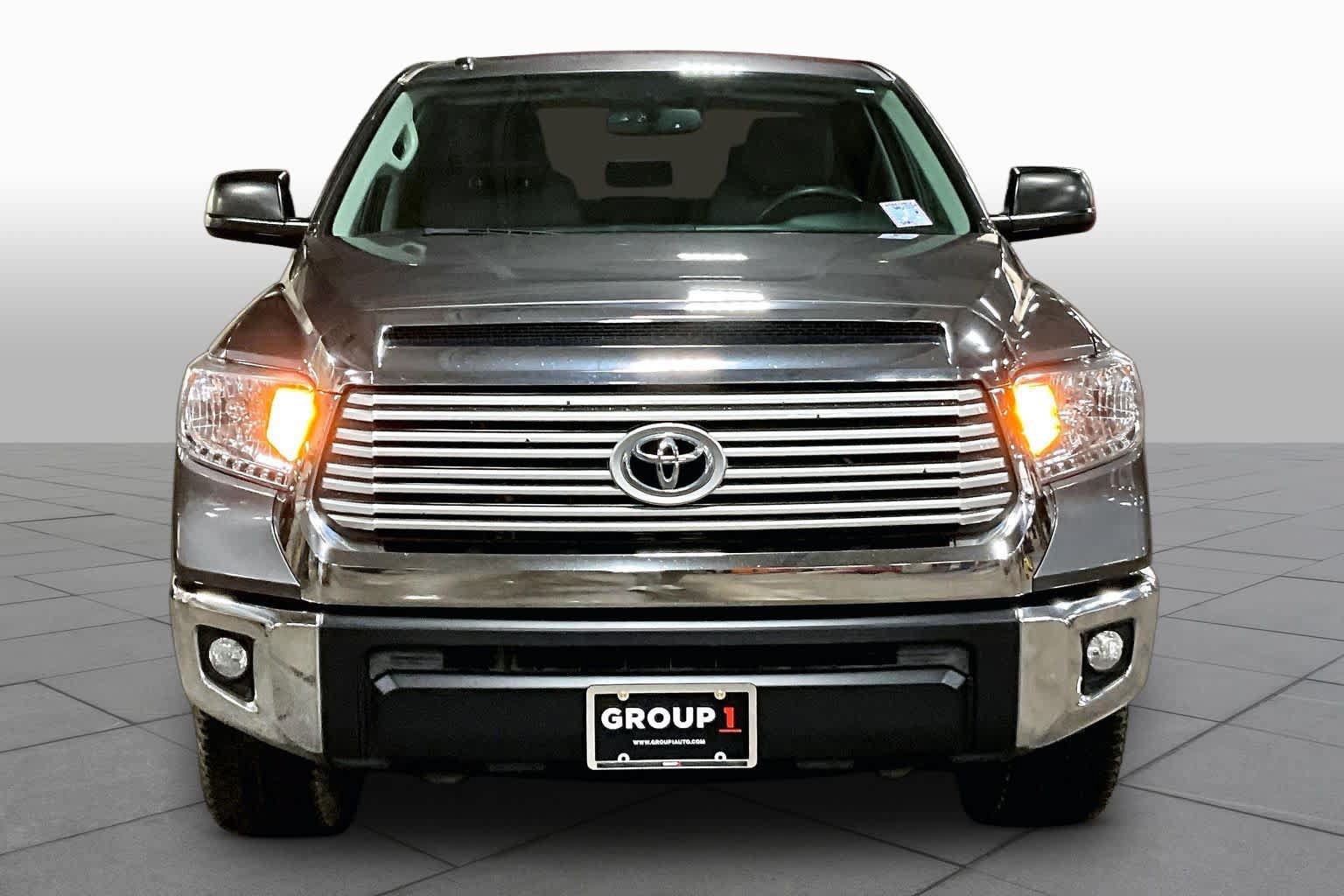 Used 2016 Toyota Tundra SR5 w/ SR5 Upgrade Package AWD/4WD image 4