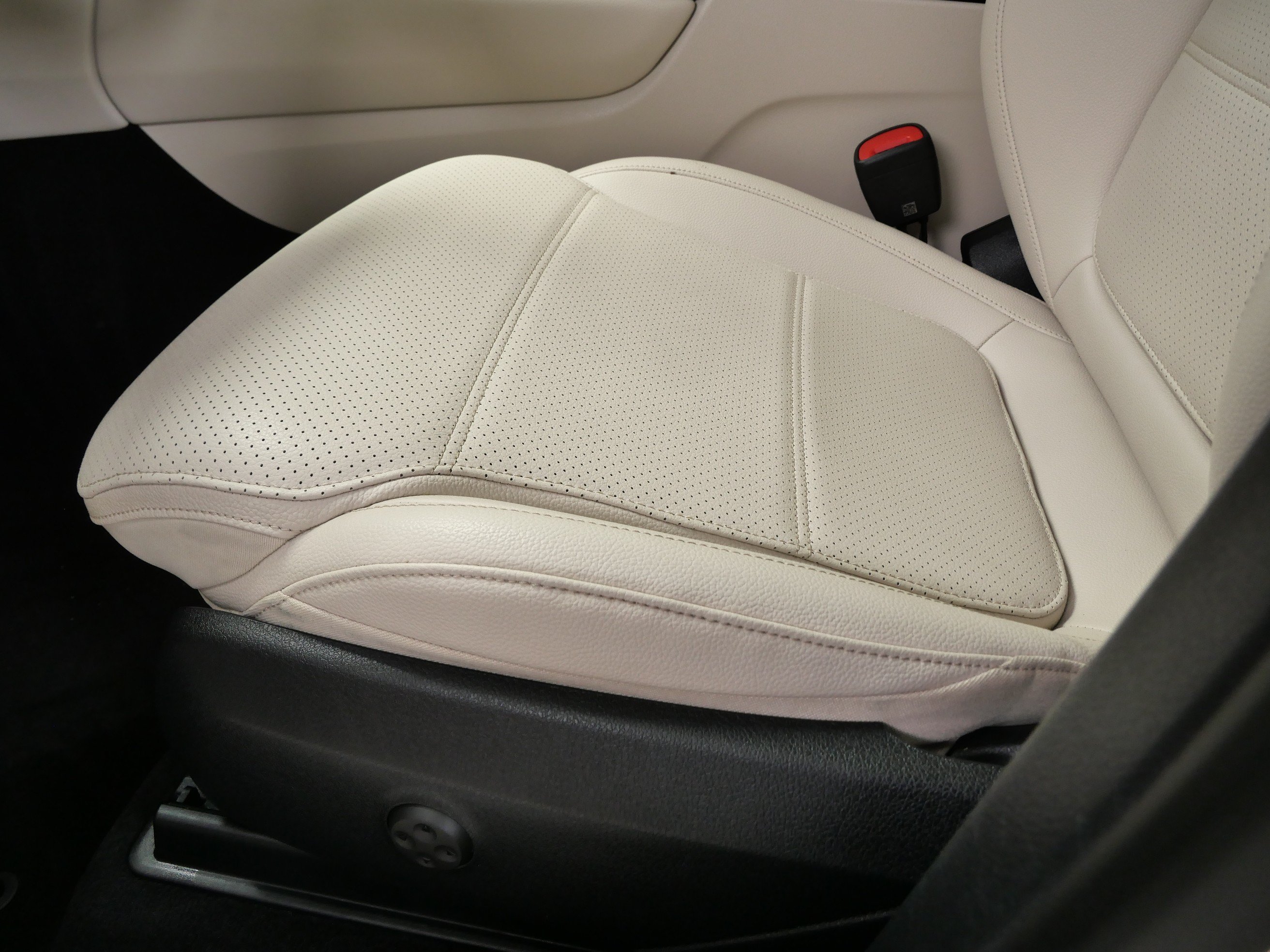 Used 2023 Mercedes-Benz GLC 300 4MATIC image 18