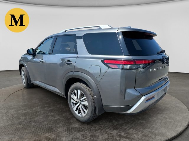 Used 2023 Nissan Pathfinder SL AWD/4WD image 3