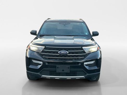 Used 2022 Ford Explorer XLT w/ Equipment Group 202A image 10
