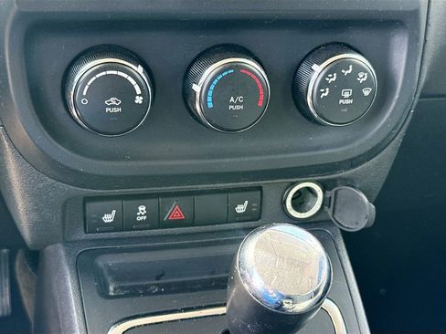 Used 2017 Jeep Patriot Latitude AWD/4WD image 16