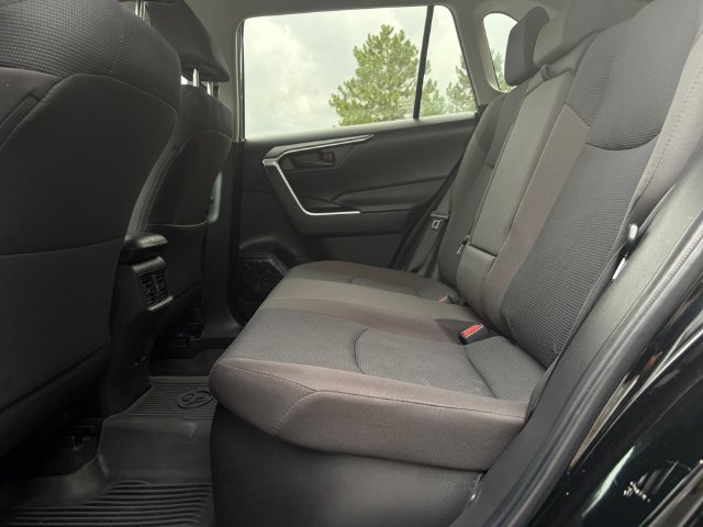 Used 2024 Toyota RAV4 LE AWD/4WD image 17