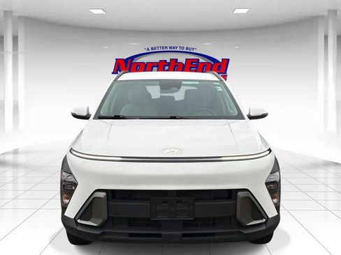 Used 2024 Hyundai Kona SEL w/ Convenience Package image 2