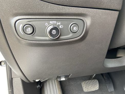 Used 2023 Chevrolet Equinox Premier AWD/4WD image 44