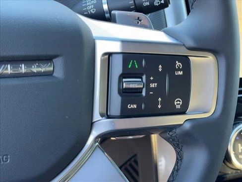 New 2025 Land Rover Discovery Dynamic SE image 20