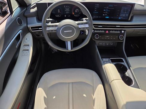 Used 2025 Hyundai Sonata SEL FWD image 12