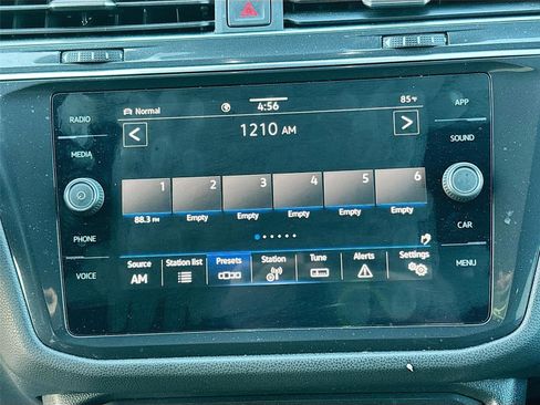 Used 2022 Volkswagen Tiguan SE R-Line image 14