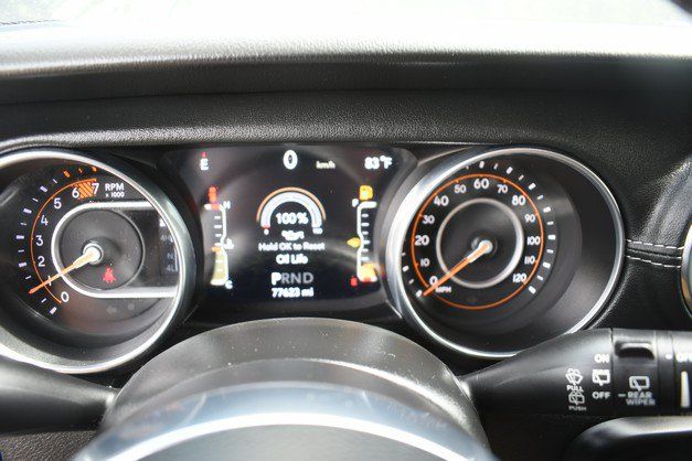 Used 2021 Jeep Wrangler Unlimited Sahara AWD/4WD image 31