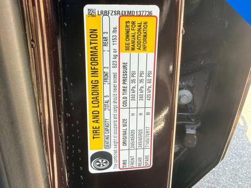 Used 2021 Buick Envision Avenir w/ Technology Package II AWD/4WD image 14