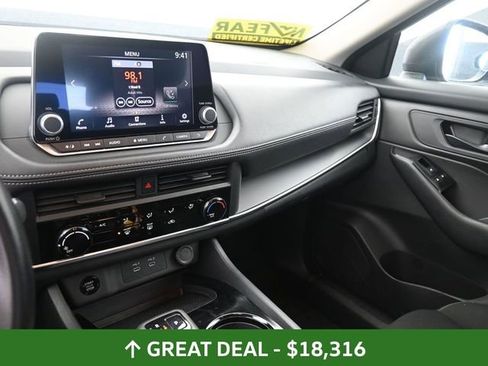 Used 2024 Nissan Rogue S image 23