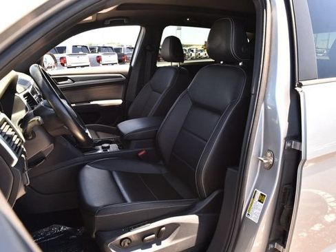 Certified 2023 Volkswagen Atlas Cross Sport SEL R-Line AWD/4WD image 19