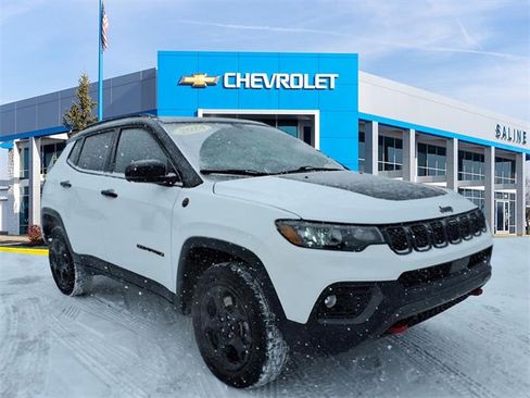 Used 2024 Jeep Compass Trailhawk image 1