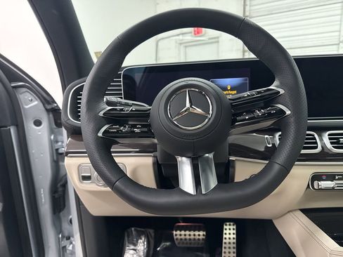 Used 2026 Mercedes-Benz GLS 450 4MATIC image 15
