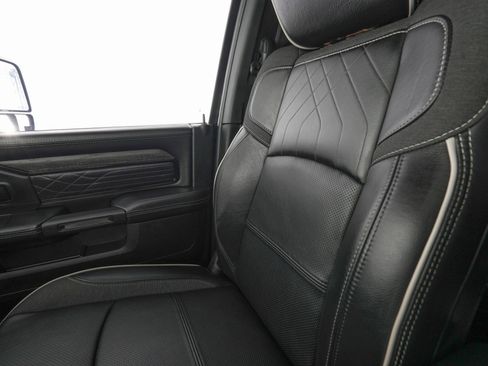 Used 2025 RAM 3500 Limited image 28