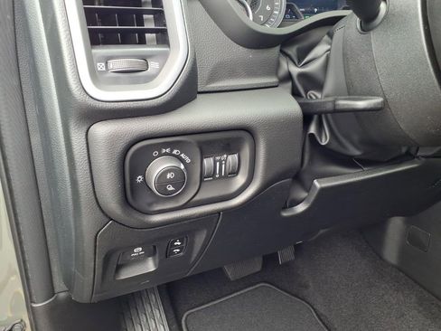 New 2026 RAM 1500 Big Horn AWD/4WD image 12
