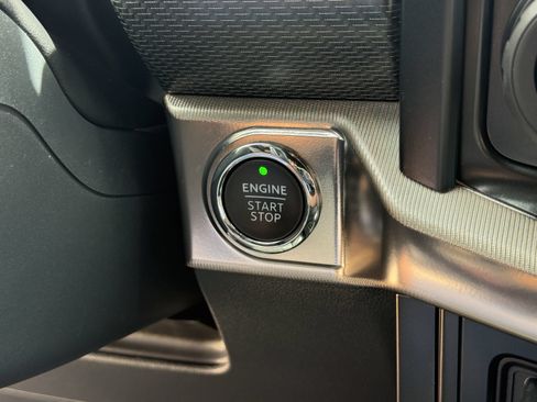 Certified 2023 Ford F150 Raptor w/ Raptor 37 Performance Package AWD/4WD image 40