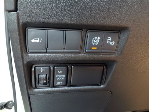 Used 2017 Nissan Armada Platinum w/ Captain Seat Package AWD/4WD image 18