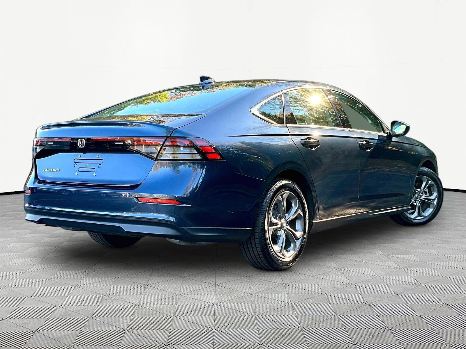 Used 2024 Honda Accord EX image 6