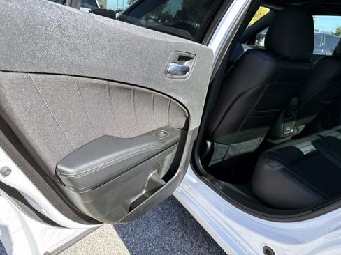 Used 2023 Dodge Charger SXT w/ Blacktop Package image 11