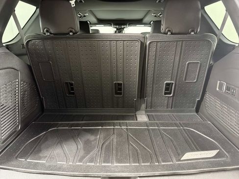 Used 2023 Chevrolet Tahoe Z71 w/ Luxury Package image 34