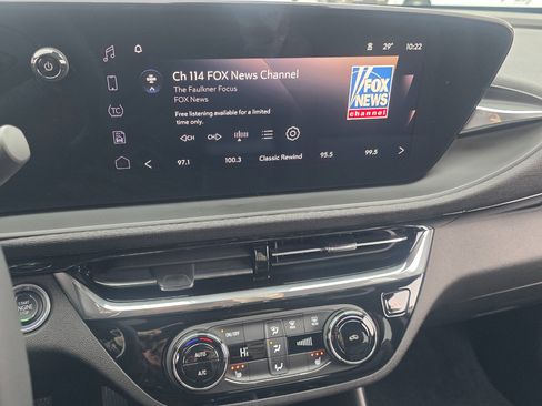 Used 2024 Buick Envista Sport Touring w/ Convenience I Package image 4