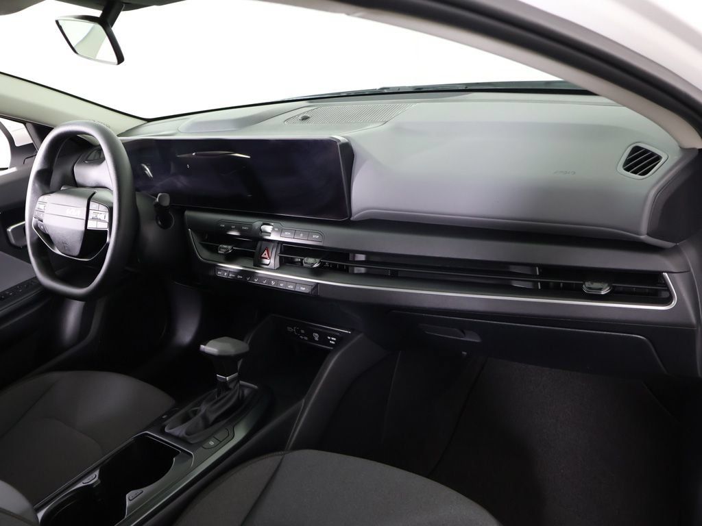 Certified 2025 Kia K4 FWD image 26