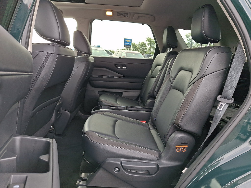 Certified 2024 Nissan Pathfinder SL w/ SL Premium Package AWD/4WD image 11