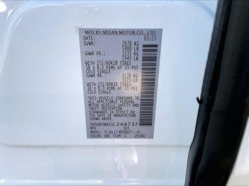 Used 2025 Nissan Pathfinder SV w/ SV Premium Package image 34