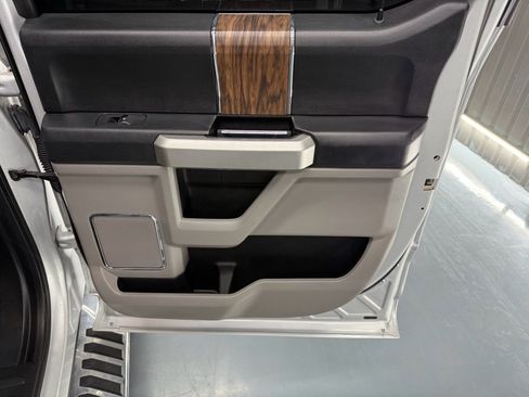 Used 2018 Ford F150 Lariat image 32