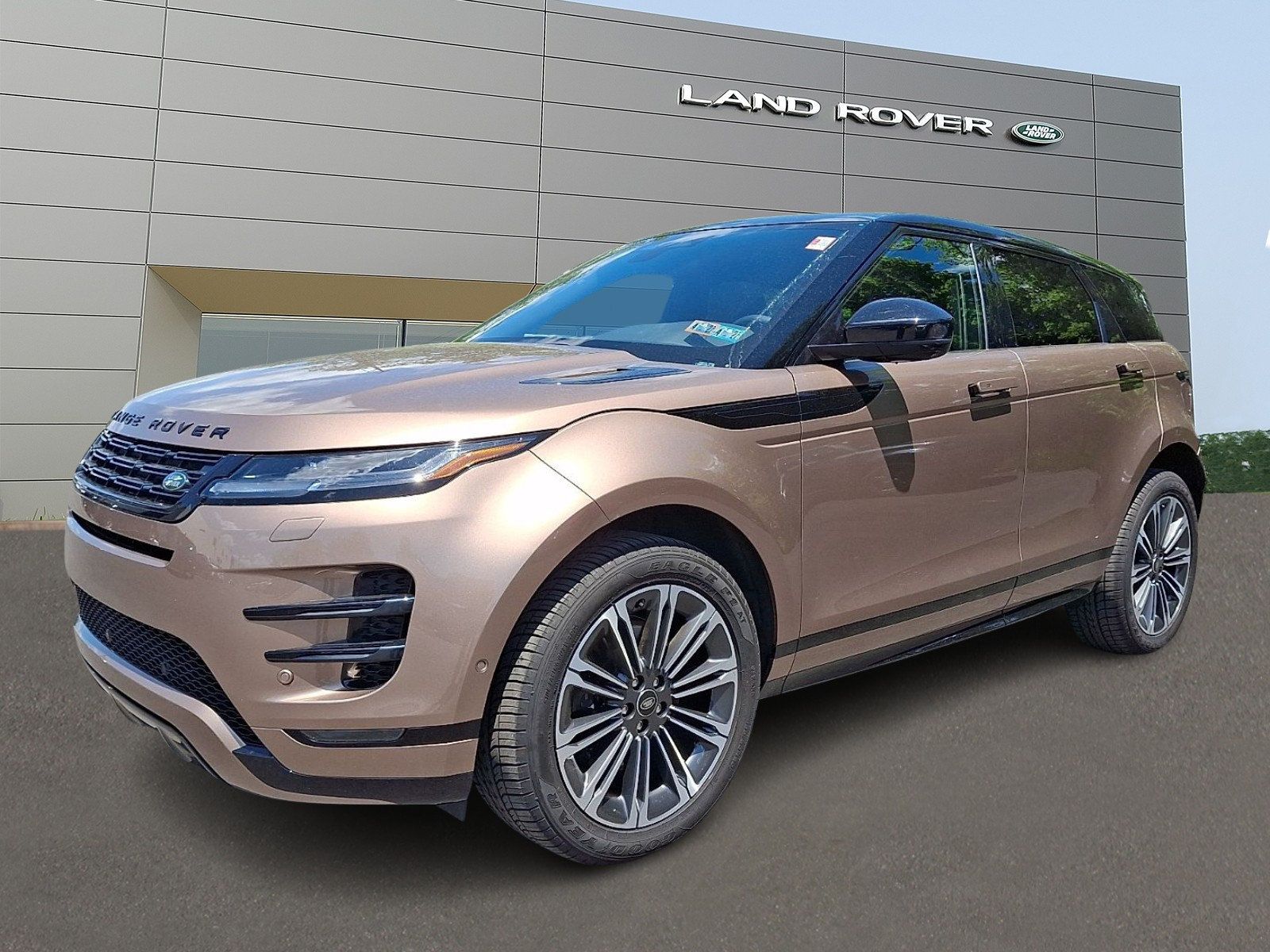 Used 2026 Land Rover Range Rover Evoque Dynamic SE AWD/4WD image 1