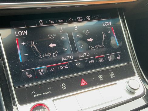 Used 2024 Audi S8 AWD/4WD image 16