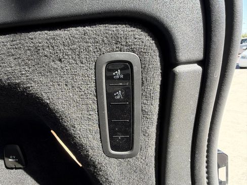 Used 2025 Volvo EX90 Plus AWD/4WD image 35