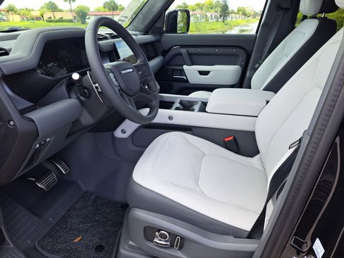 New 2025 Land Rover Defender 130 V8 image 10