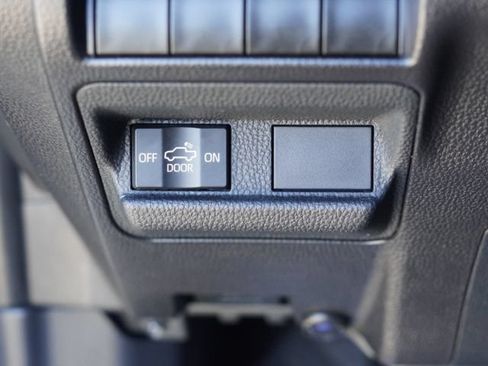 Used 2024 Toyota Tacoma SR5 AWD/4WD image 20
