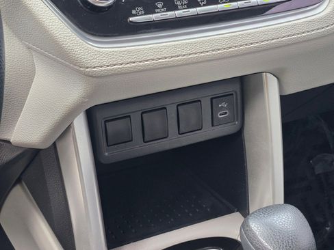 Used 2024 Toyota Corolla Cross L image 25