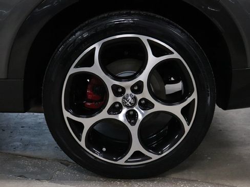 Used 2024 Alfa Romeo Tonale Veloce w/ Active Assist Package image 40