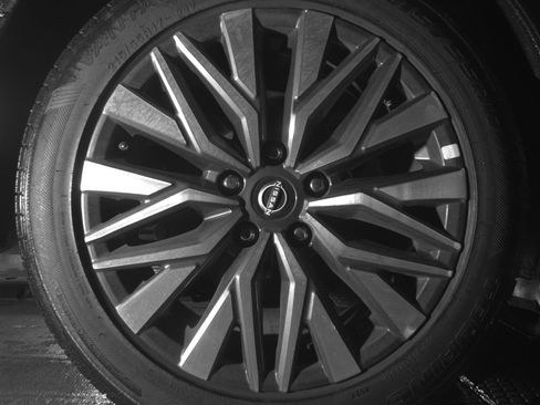 Used 2025 Nissan Altima 2.5 SV image 15