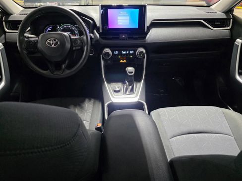 Used 2025 Toyota RAV4 XLE AWD/4WD image 18