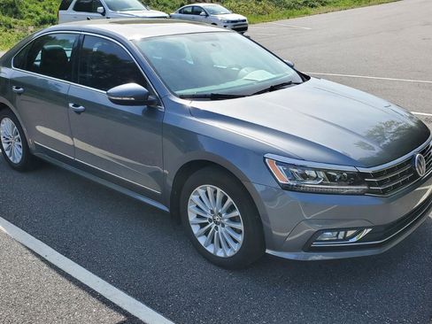 Used 2017 Volkswagen Passat 1.8T SE image 2