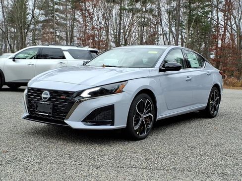 New 2025 Nissan Altima 2.5 SR w/ SR Premium Package image 3