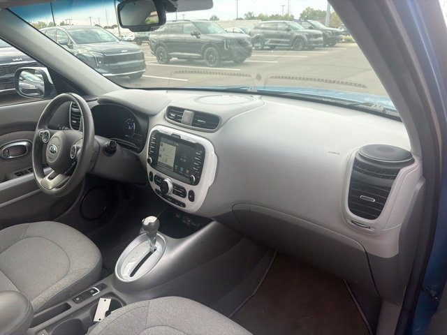 Used 2017 Kia Soul EV FWD image 18