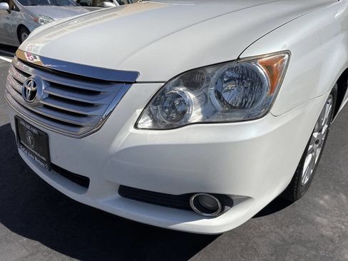 Used 2010 Toyota Avalon XLS image 32